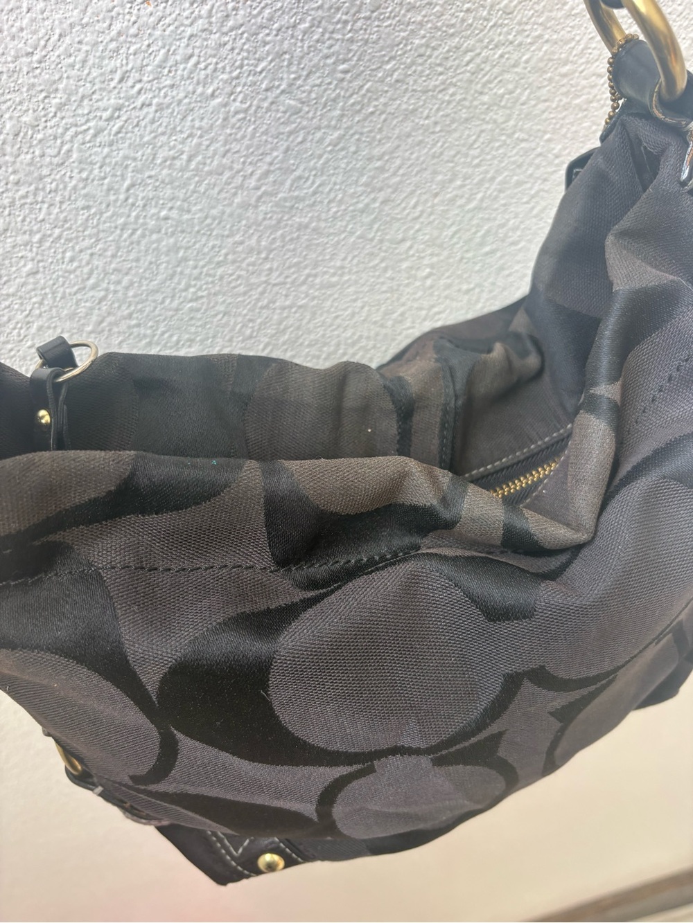 Coach Signature Canvas Hobo Bag in black - Picture 6 of 9